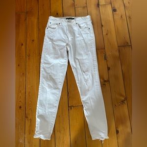 COPY - White distressed jeans by moussy